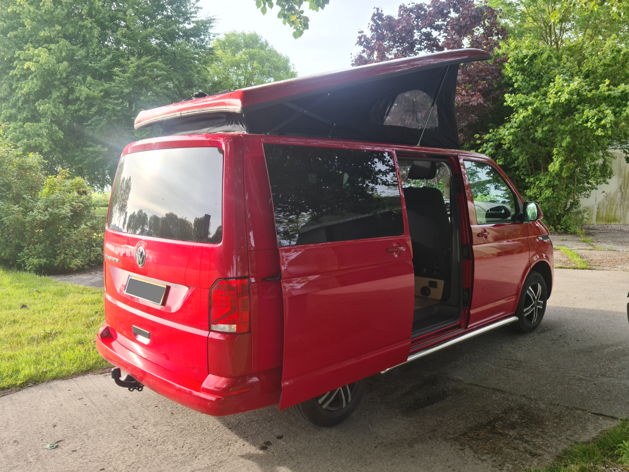 Geknipt 5 met kentekenplaat bedekking