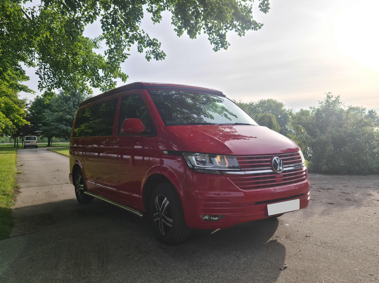 Geknipt met kentekenplaat bedekking