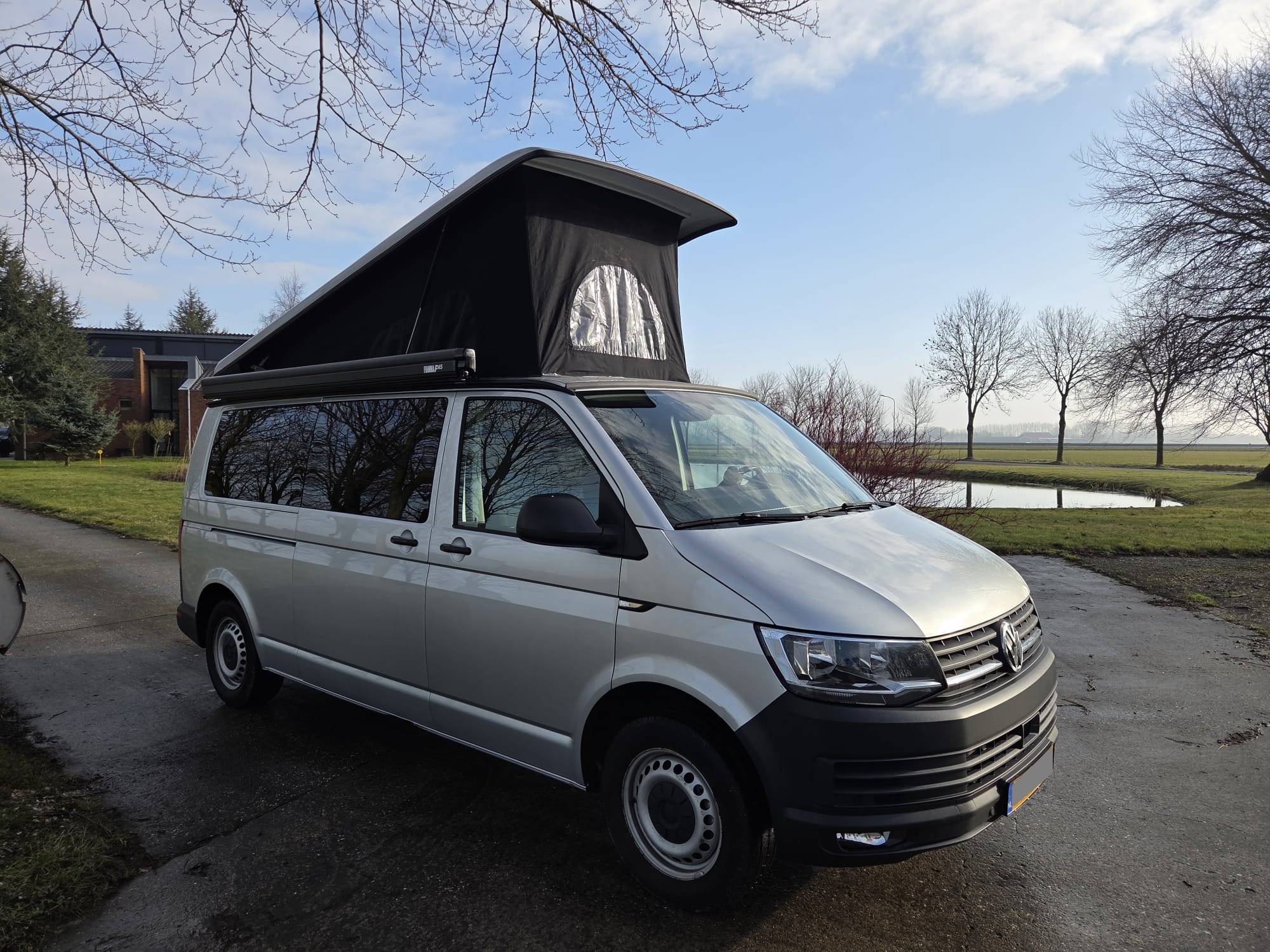 50a7ab74-b57c-4bde-b715-42ff8719b96f 2