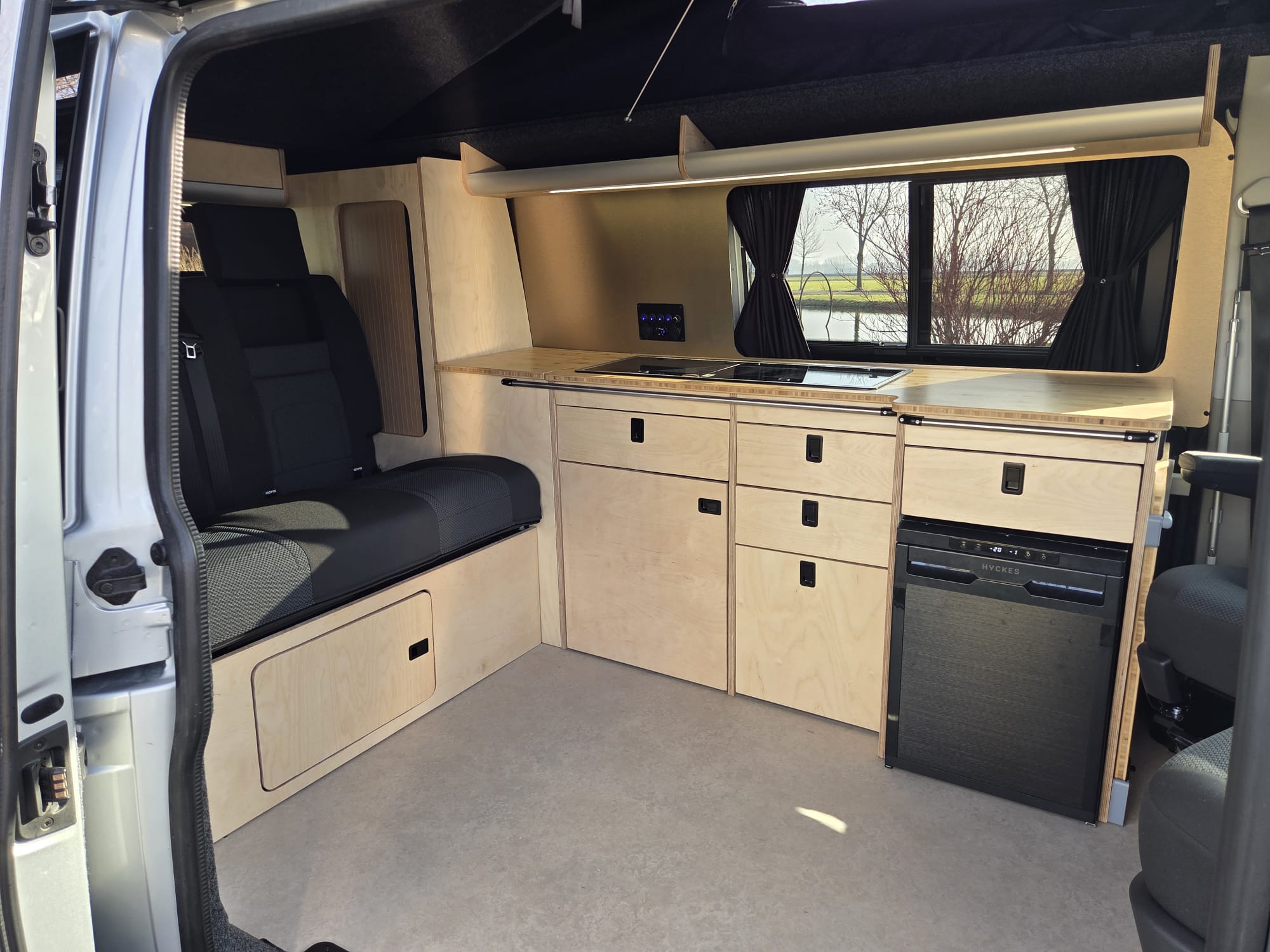 c0160f99-2394-49a6-8998-c05aeee8d2ad